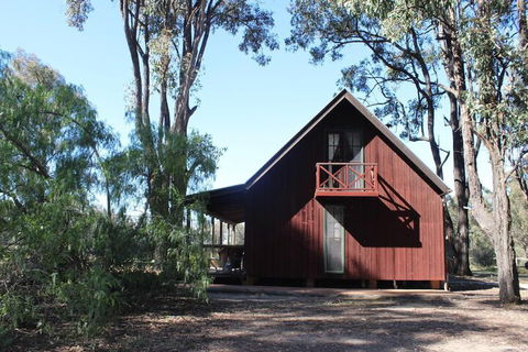 Krinklewood Cottage & Train Carriages - Accommodation VIC 5