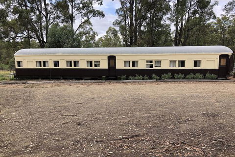 Krinklewood Cottage & Train Carriages - Accommodation VIC 4