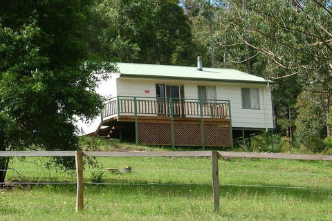 Peacehaven Country Cottages - Accommodation VIC 3