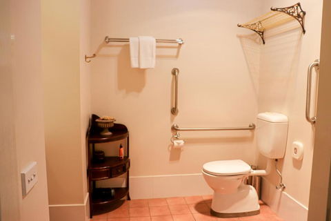 Plumes On The Green Boutique Bed & Breakfast - Accommodation VIC 6