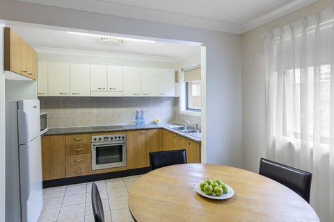 Waldorf Hornsby Residential Apartments - Accommodation VIC 2