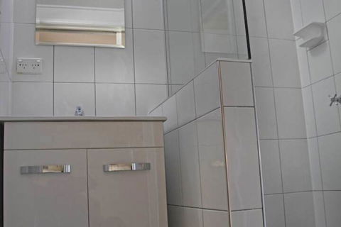 Shelly Beach Motel - Accommodation VIC 7