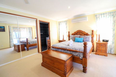 Kingfisher LakeHouse - Accommodation VIC 4