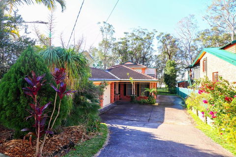 Kingfisher LakeHouse - Accommodation VIC 3