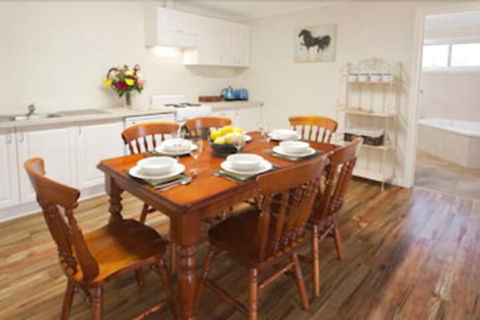Brookfield Guesthouse - Accommodation VIC 1