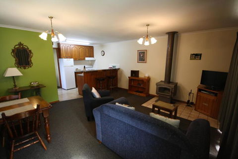 Halls Gap Log Cabins - Accommodation VIC 4