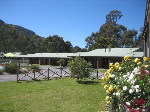 Halls Gap Log Cabins - Accommodation VIC 3
