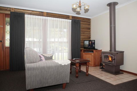 Halls Gap Log Cabins - Accommodation VIC 2