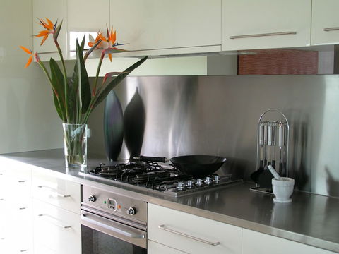 The Roozen Residence - Accommodation VIC 6