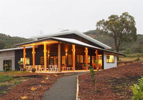 Amongst The Sticks - Accommodation VIC 3