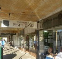 The Ageing Frog Fish Bar - Accommodation VIC