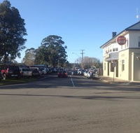 Longwarry Hotel - Accommodation VIC
