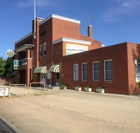 Horse and Jockey Hotel - Accommodation VIC