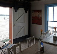 The Wharf Local - Accommodation VIC