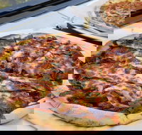 Queens Pizza - Accommodation VIC