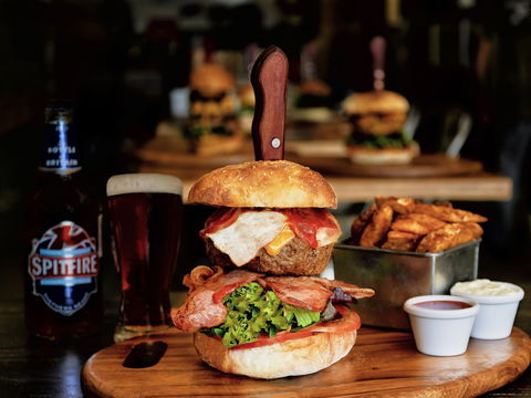 Spitfire Restaurant And Grill - Accommodation VIC 1