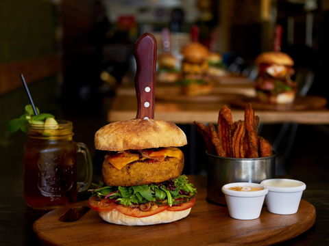 Spitfire Restaurant And Grill - Accommodation VIC 2