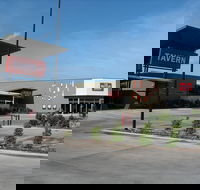 Mayfair Ridge Tavern - Accommodation VIC