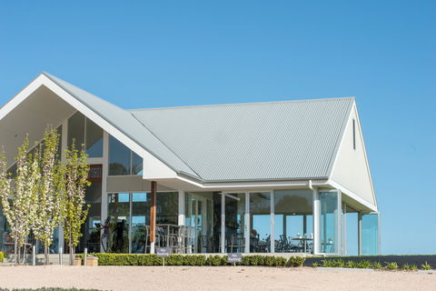 Artwine Cellar Door - Accommodation VIC 1