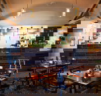 Petrie Hotel - Accommodation VIC