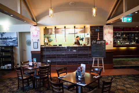 Petrie Hotel - Accommodation VIC 0