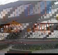 Enrik's - Accommodation VIC