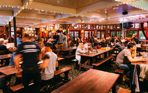 Settlers Tavern - Accommodation VIC 1