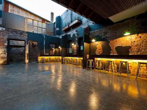 Royal Hotel Queanbeyan - Accommodation VIC 1