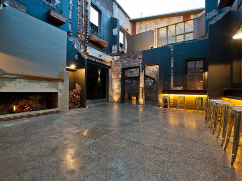 Royal Hotel Queanbeyan - Accommodation VIC 2