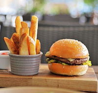 Tradewinds Bar  Bistro - Accommodation VIC