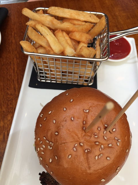 Adelphi Grill - Accommodation VIC 4