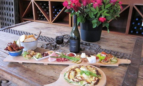 Zorbas Pizza - Accommodation VIC 12