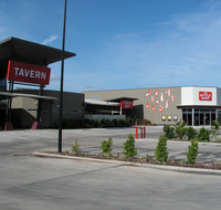 Mayfair Ridge Tavern - Accommodation VIC