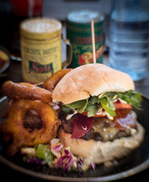 Edison’s Burger Bar - Accommodation VIC 6
