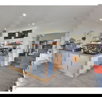 Meander Bridge Cafe - Accommodation VIC