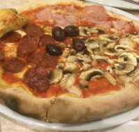 Lupa Woodfired Pizza - Accommodation VIC