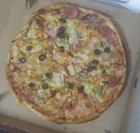 Brett's Pizza Inn  Coffee Lounge - Accommodation VIC