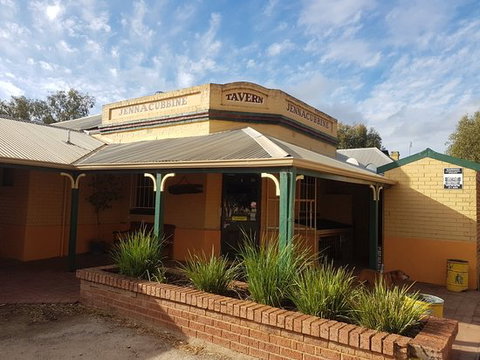 Jennacubbine Tavern - Accommodation VIC 0