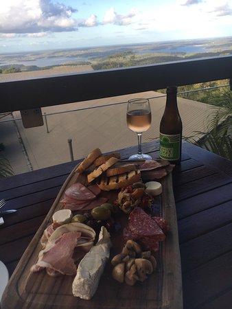 Clear Mountain QLD Accommodation VIC