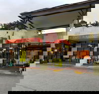 Curry  Pizza - Accommodation VIC