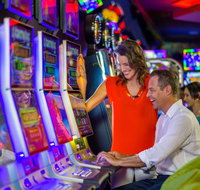 Fullers Sports Bistro  Cafe - Accommodation VIC