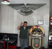 Retro Style Dinning - Accommodation VIC