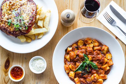 Via Fratelli Woodfire Pizza Restaurant - Accommodation VIC 0