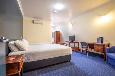 Atherton Hotel - Accommodation VIC 2