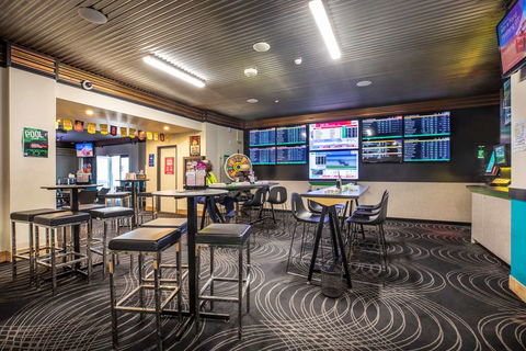 Atherton Hotel - Accommodation VIC 5