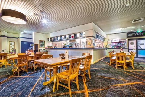 Atherton Hotel - Accommodation VIC 6