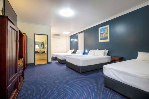 Atherton Hotel - Accommodation VIC 7