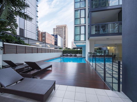 Oaks Charlotte Towers - Accommodation VIC 2