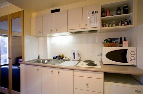 Capital Executive Apt Hotel Canberra - Accommodation VIC 9