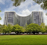 Astra Canberra Manhattan - Accommodation VIC